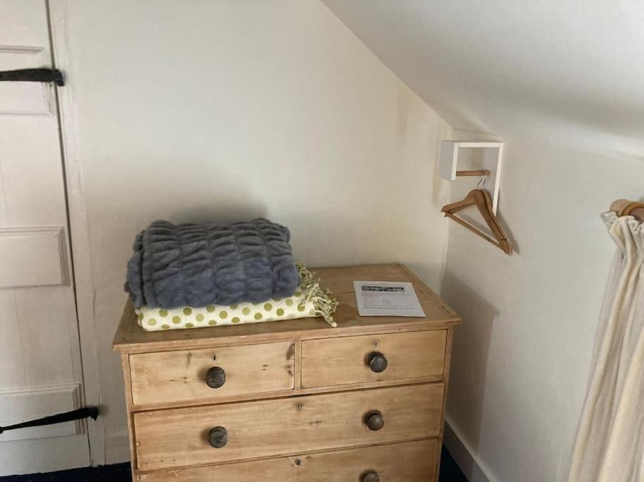Bryntirion Farmhouse Rooms Llanfair Caereinion Esterno foto